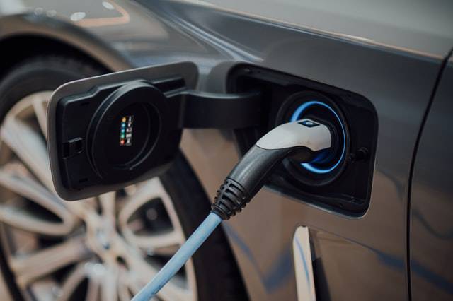 Auto Elettriche: Sostenibili o complici dello sfruttamento ambientale?